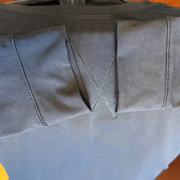 Lululemon Run Warm Up Crew Sweatshirt Sz 4 Black Power Luxtreme Waist Length 481 - Picture 3 of 7